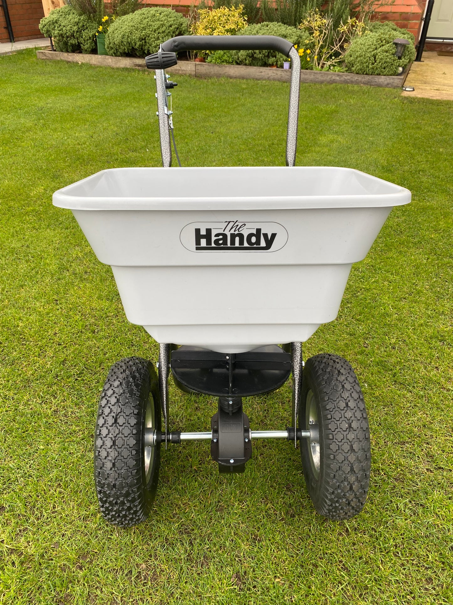 The Handy THS80 Broadcast Professional Fertiliser Spreader (36kg)