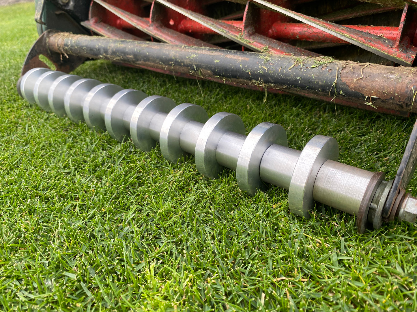 Grooved Front Roller