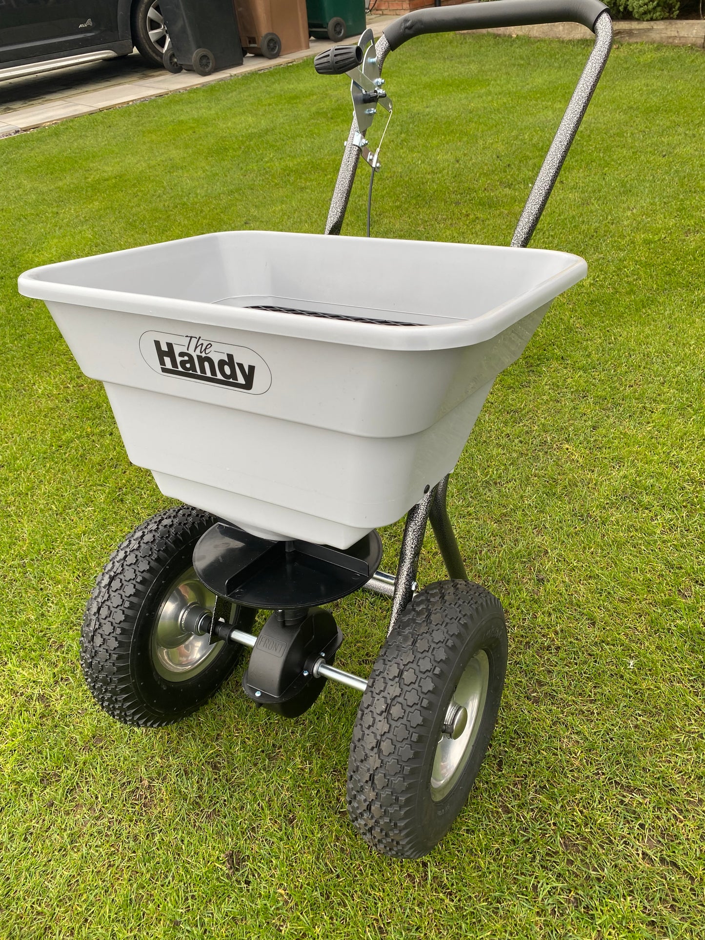 The Handy THS80 Broadcast Professional Fertiliser Spreader (36kg)